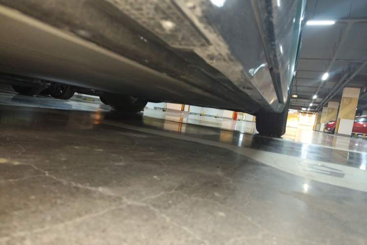 Used Xiaomi Auto YU7 2025 Ultra-Long Range Rear-Wheel Drive Version Chassis Rear Right
