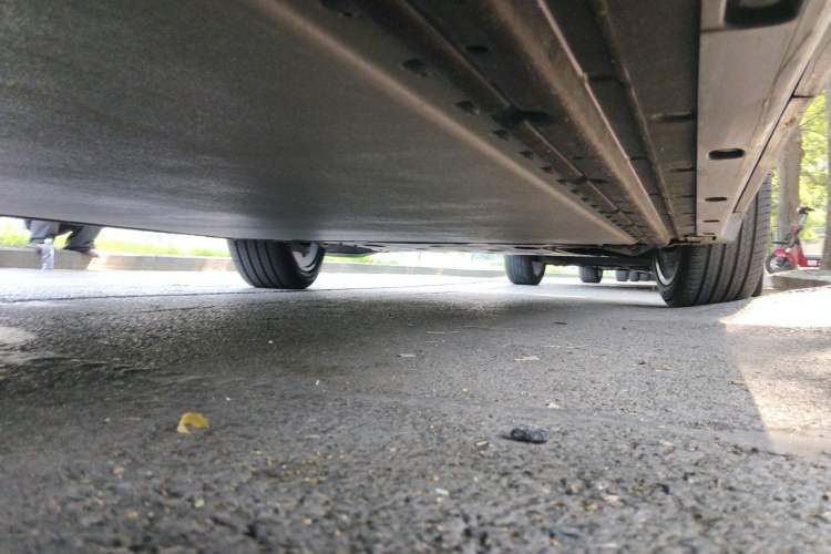 Used Xiaomi Auto YU7 2025 Ultra-Long Range High-Performance All-Wheel-Drive Max Edition Chassis Rear Right