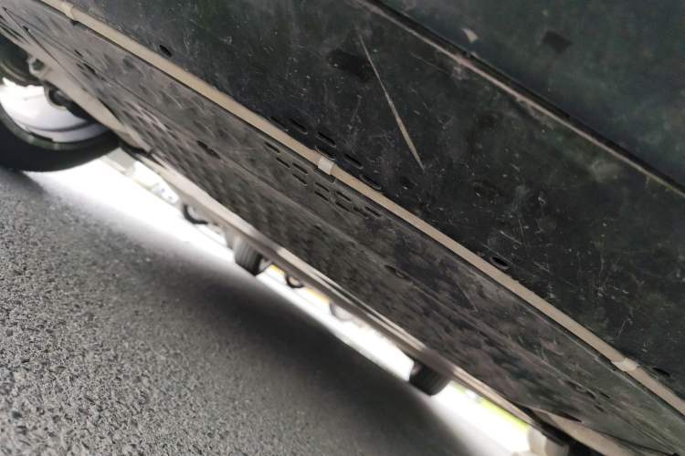 Used Xiaomi Auto YU7 2025 Ultra-Long Range High-Performance All-Wheel-Drive Max Edition Chassis Rear