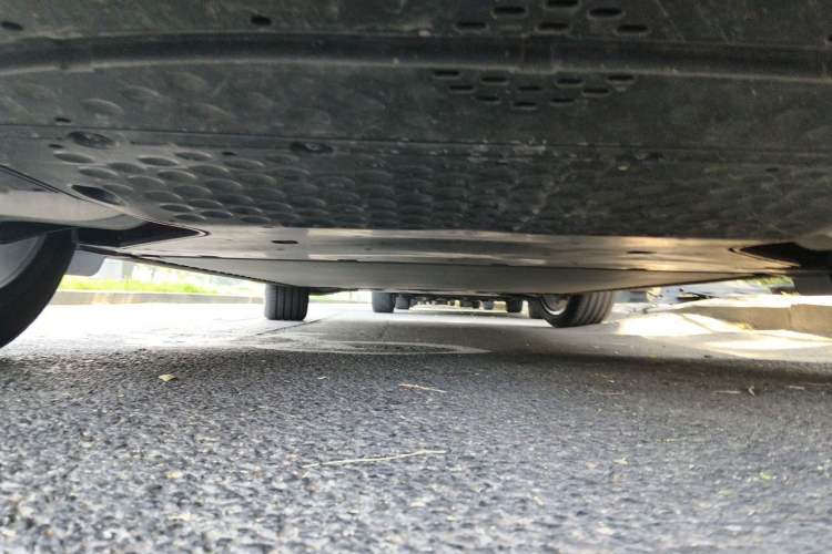 Used Xiaomi Auto YU7 2025 Ultra-Long Range High-Performance All-Wheel-Drive Max Edition Chassis Rear