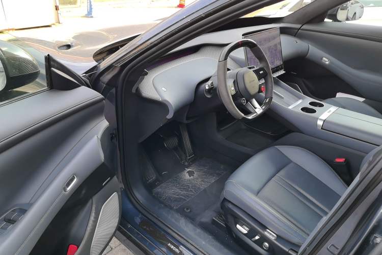 Used Xiaomi Auto YU7 2025 Ultra-Long Range High-Performance All-Wheel-Drive Max Edition Driver Seat