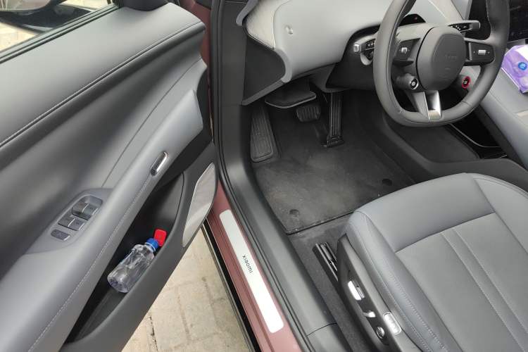 Used Xiaomi Auto YU7 2025 Ultra-Long Range Rear-Wheel Drive Version Driver Seat