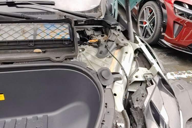 Used Xiaomi Auto YU7 2025 Ultra-Long Range High-Performance All-Wheel-Drive Max Edition Engine Bay Left