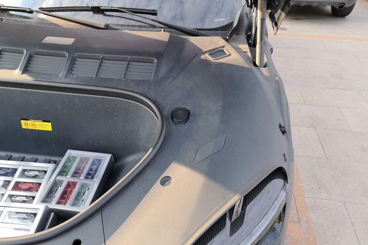 Used Xiaomi Auto YU7 2025 Ultra-Long Range High-Performance All-Wheel-Drive Max Edition Engine Bay Left