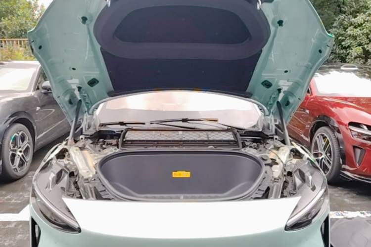Used Xiaomi Auto YU7 2025 Ultra-Long Range High-Performance All-Wheel-Drive Max Edition Engine Bay