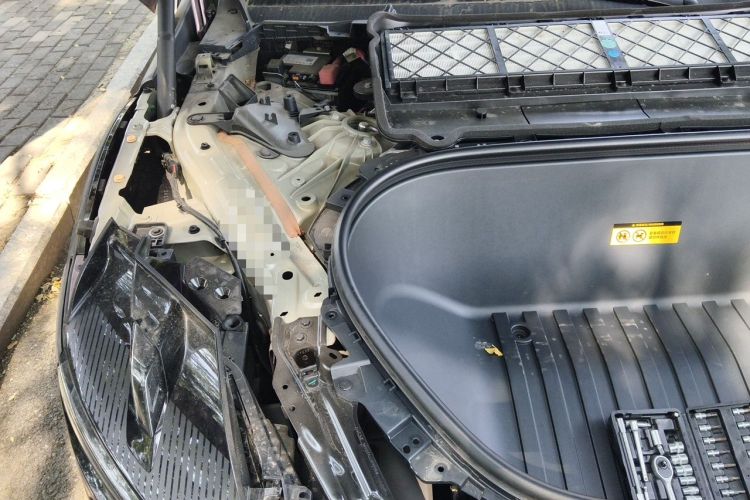 Used Xiaomi Auto YU7 2025 Ultra-Long Range High-Performance All-Wheel-Drive Max Edition Engine Bay Right