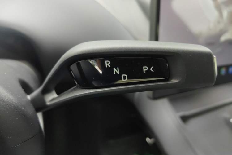 Used Xiaomi Auto YU7 2025 Ultra-Long Range Rear-Wheel Drive Version Gear Lever
