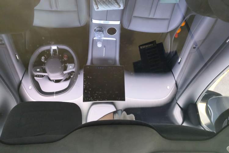 Used Xiaomi Auto YU7 2025 Ultra-Long Range High-Performance All-Wheel-Drive Max Edition Headliner
