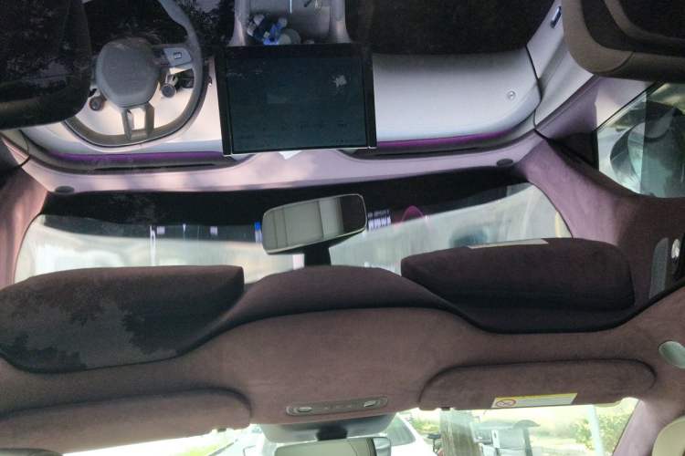 Used Xiaomi Auto YU7 2025 Ultra-Long Range High-Performance All-Wheel-Drive Max Edition Headliner
