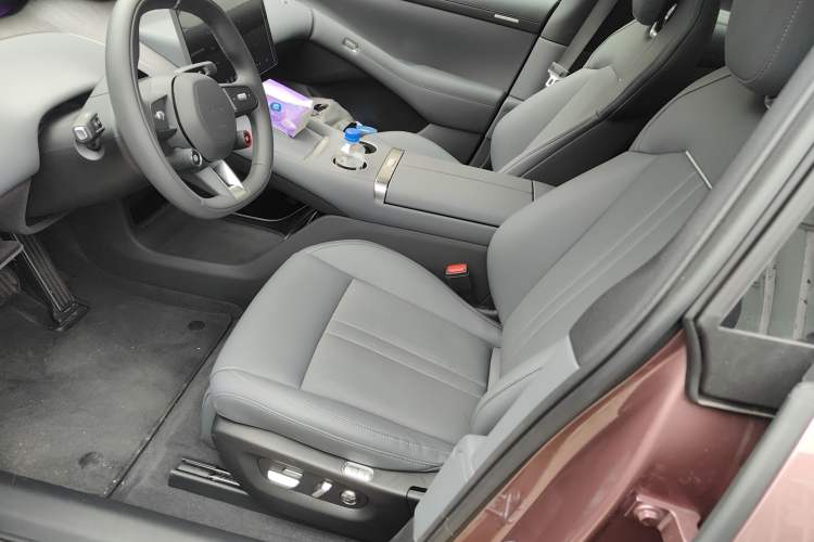 Used Xiaomi Auto YU7 2025 Ultra-Long Range Rear-Wheel Drive Version Left Front Seat