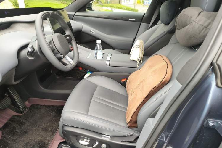 Used Xiaomi Auto YU7 2025 Ultra-Long Range High-Performance All-Wheel-Drive Max Edition Left Front Seat