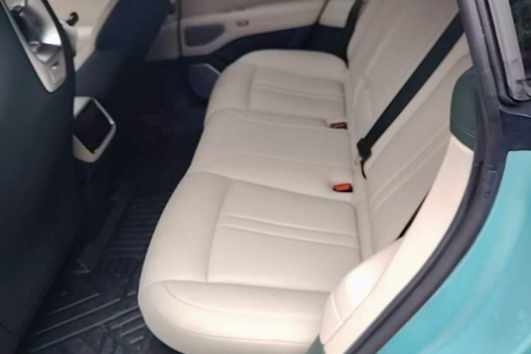 Used Xiaomi Auto YU7 2025 Ultra-Long Range High-Performance All-Wheel-Drive Max Edition Left Rear Seat