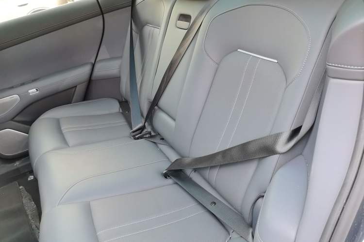 Used Xiaomi Auto YU7 2025 Ultra-Long Range High-Performance All-Wheel-Drive Max Edition Left Rear Seat
