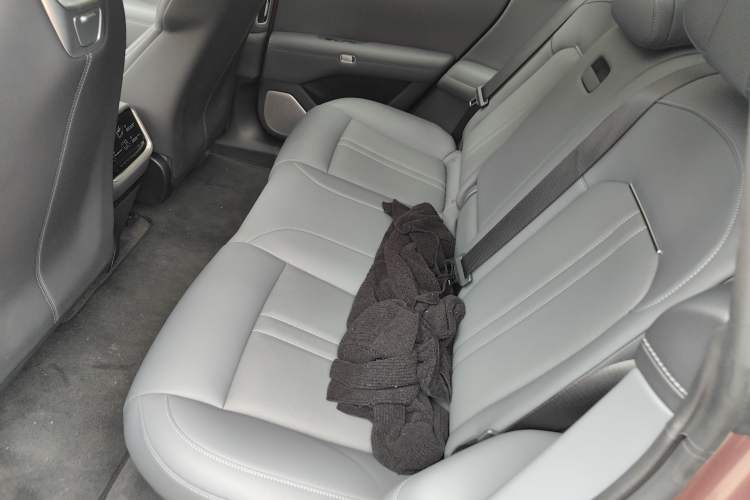 Used Xiaomi Auto YU7 2025 Ultra-Long Range Rear-Wheel Drive Version Left Rear Seat