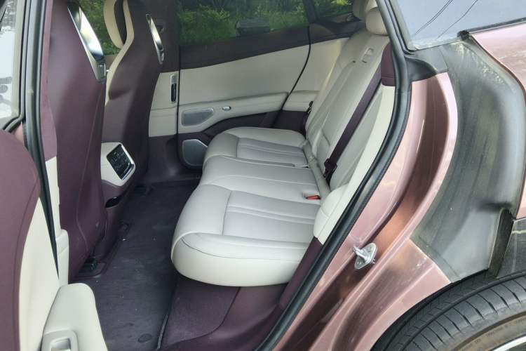 Used Xiaomi Auto YU7 2025 Ultra-Long Range High-Performance All-Wheel-Drive Max Edition Left Rear Seat