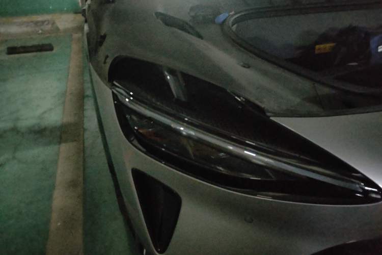 Used Xiaomi Auto YU7 2025 Ultra-Long Range All-Wheel Drive Pro Version Right Front Headlight