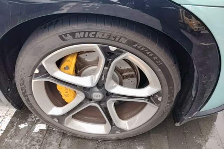 Used Xiaomi Auto YU7 2025 Ultra-Long Range High-Performance All-Wheel-Drive Max Edition Right Front Wheel Hub