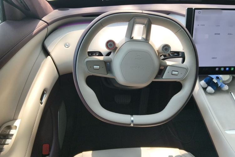 Used Xiaomi Auto YU7 2025 Ultra-Long Range High-Performance All-Wheel-Drive Max Edition Steering Wheel