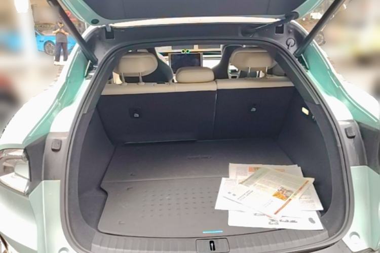 Used Xiaomi Auto YU7 2025 Ultra-Long Range High-Performance All-Wheel-Drive Max Edition Trunk