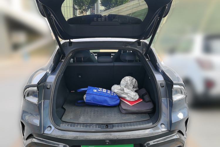 Used Xiaomi Auto YU7 2025 Ultra-Long Range High-Performance All-Wheel-Drive Max Edition Trunk