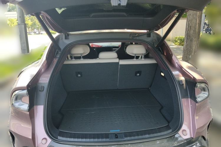 Used Xiaomi Auto YU7 2025 Ultra-Long Range High-Performance All-Wheel-Drive Max Edition Trunk