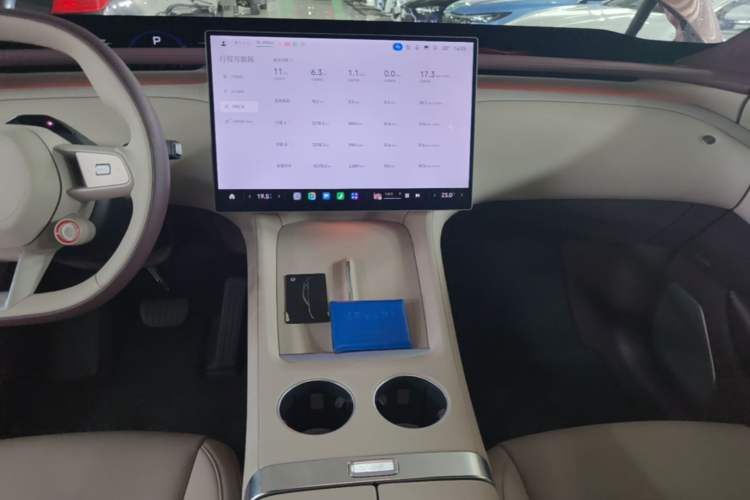 Used Xiaomi Auto YU7 2025 Ultra-Long Range High-Performance All-Wheel-Drive Max Edition Audio And AC Panel