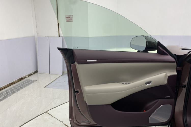 Used Xiaomi Auto YU7 2025 Ultra-Long Range High-Performance All-Wheel-Drive Max Edition Audio And AC Panel