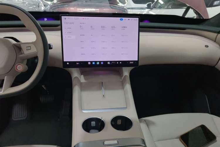 Used Xiaomi Auto YU7 2025 Ultra-Long Range High-Performance All-Wheel-Drive Max Edition Audio And AC Panel