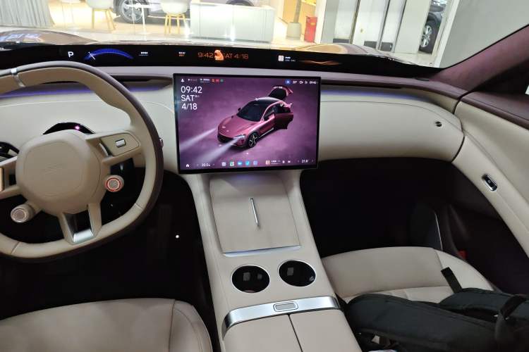 Used Xiaomi Auto YU7 2025 Ultra-Long Range High-Performance All-Wheel-Drive Max Edition Audio And AC Panel