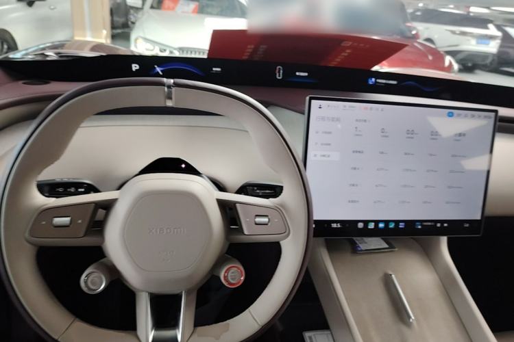 Used Xiaomi Auto YU7 2025 Ultra-Long Range High-Performance All-Wheel-Drive Max Edition Center Console