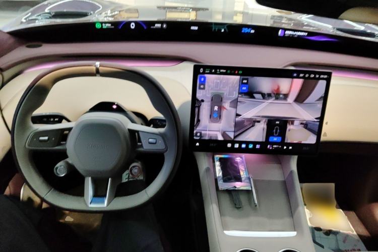 Used Xiaomi Auto YU7 2025 Ultra-Long Range High-Performance All-Wheel-Drive Max Edition Center Console