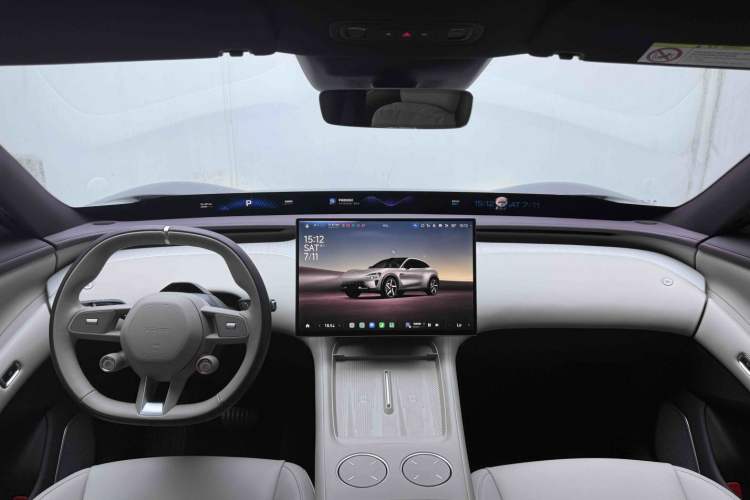 Used Xiaomi Auto YU7 2025 Ultra-Long Range Rear-Wheel Drive Version Center Console