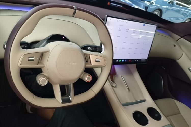 Used Xiaomi Auto YU7 2025 Ultra-Long Range High-Performance All-Wheel-Drive Max Edition Center Console