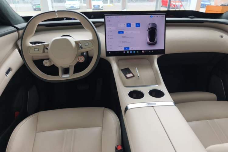 Used Xiaomi Auto YU7 2025 Ultra-Long Range High-Performance All-Wheel-Drive Max Edition Center Console