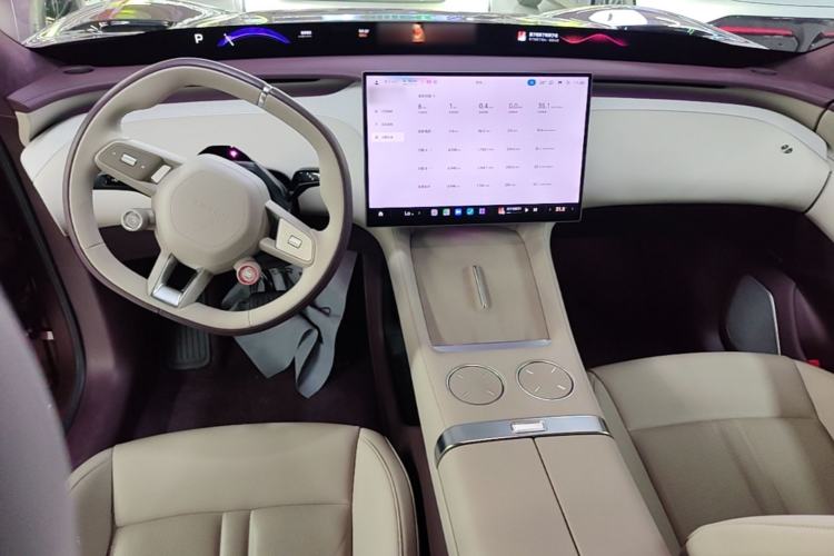 Used Xiaomi Auto YU7 2025 Ultra-Long Range High-Performance All-Wheel-Drive Max Edition Center Console