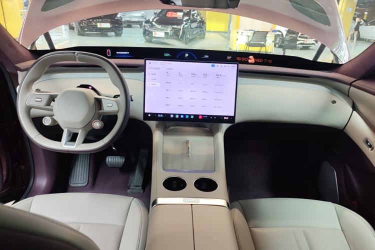 Used Xiaomi Auto YU7 2025 Ultra-Long Range High-Performance All-Wheel-Drive Max Edition Center Console