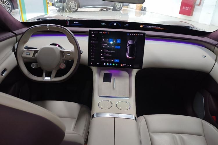 Used Xiaomi Auto YU7 2025 Ultra-Long Range High-Performance All-Wheel-Drive Max Edition Center Console
