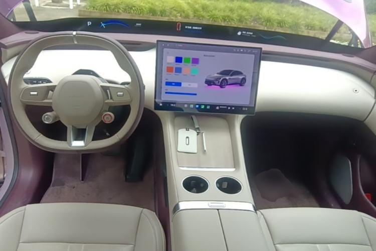 Used Xiaomi Auto YU7 2025 Ultra-Long Range All-Wheel Drive Pro Version Center Console
