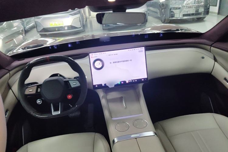 Used Xiaomi Auto YU7 2025 Ultra-Long Range High-Performance All-Wheel-Drive Max Edition Center Console
