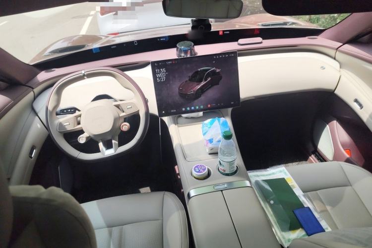 Used Xiaomi Auto YU7 2025 Ultra-Long Range Rear-Wheel Drive Version Center Console
