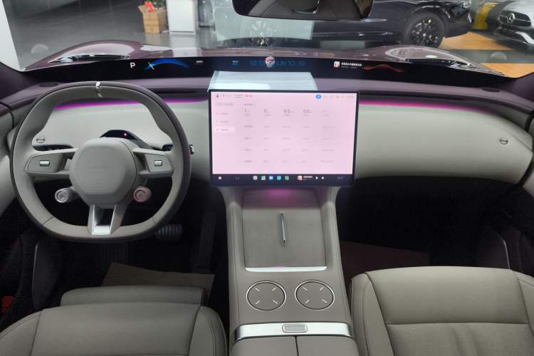 Used Xiaomi Auto YU7 2025 Ultra-Long Range Rear-Wheel Drive Version Center Console