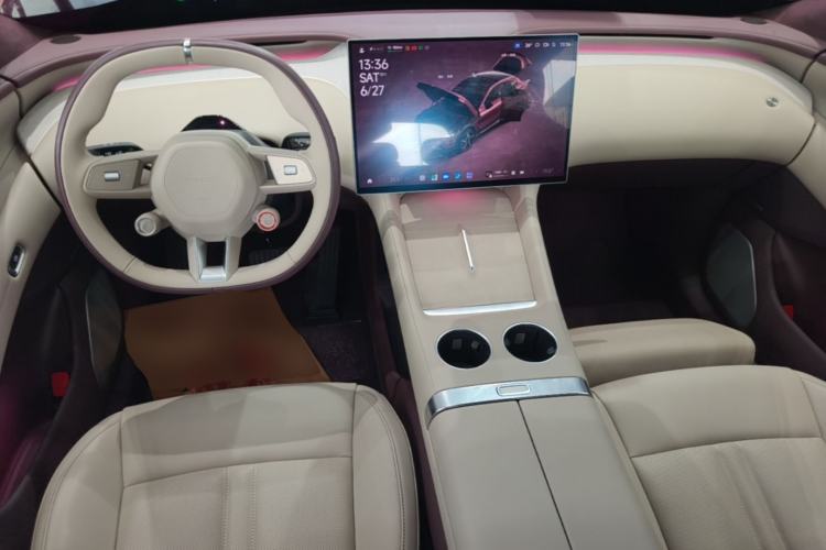 Used Xiaomi Auto YU7 2025 Ultra-Long Range High-Performance All-Wheel-Drive Max Edition Center Console