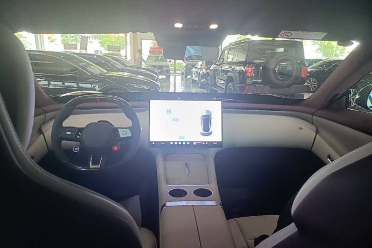 Used Xiaomi Auto YU7 2025 Ultra-Long Range High-Performance All-Wheel-Drive Max Edition Center Console