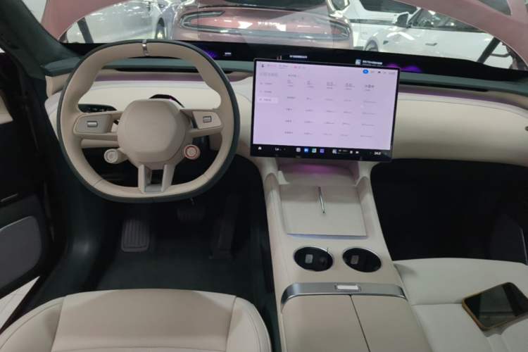 Used Xiaomi Auto YU7 2025 Ultra-Long Range High-Performance All-Wheel-Drive Max Edition Center Console