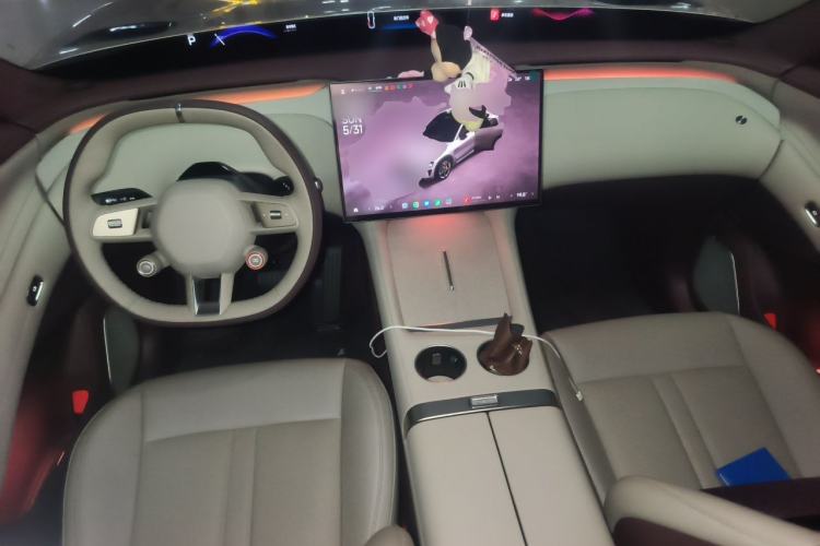 Used Xiaomi Auto YU7 2025 Ultra-Long Range High-Performance All-Wheel-Drive Max Edition Center Console