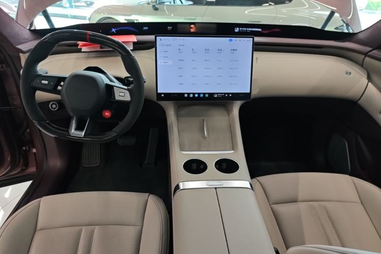 Used Xiaomi Auto YU7 2025 Ultra-Long Range High-Performance All-Wheel-Drive Max Edition Center Console
