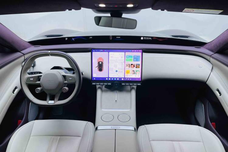 Used Xiaomi Auto YU7 2025 Ultra-Long Range High-Performance All-Wheel-Drive Max Edition Center Console