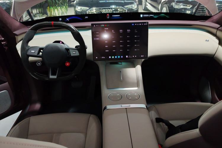 Used Xiaomi Auto YU7 2025 Ultra-Long Range High-Performance All-Wheel-Drive Max Edition Center Console