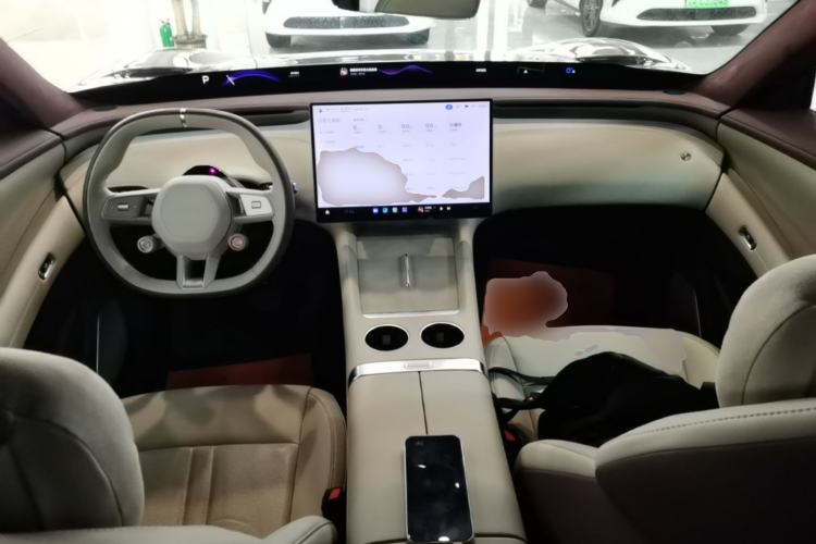 Used Xiaomi Auto YU7 2025 Ultra-Long Range High-Performance All-Wheel-Drive Max Edition Center Console