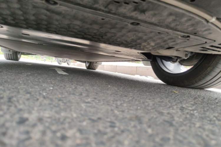 Used Xiaomi Auto YU7 2025 Ultra-Long Range High-Performance All-Wheel-Drive Max Edition Chassis Front
